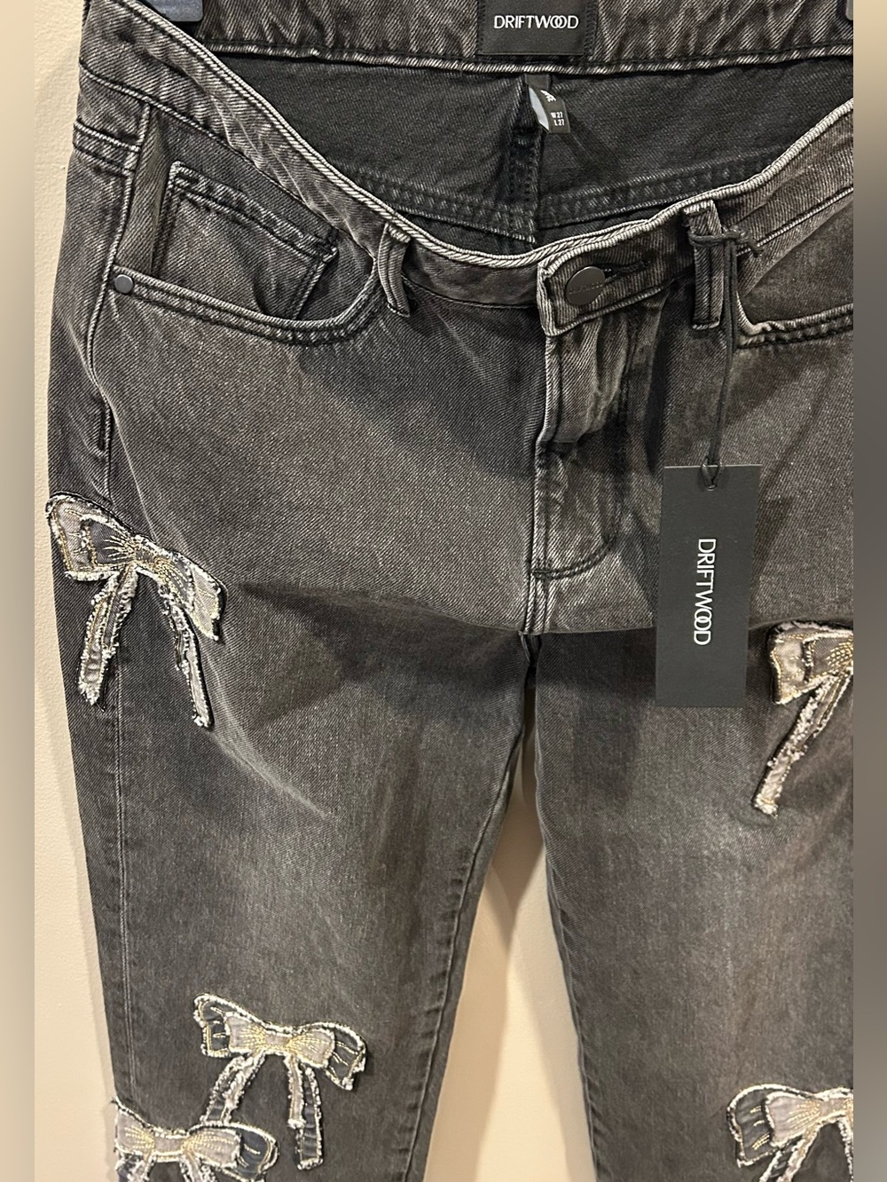 Driftwood Royce What Fun Stretch Denim Patchwork 3D Bow Straight Leg Ankle Jeans - Picture 7 of 11